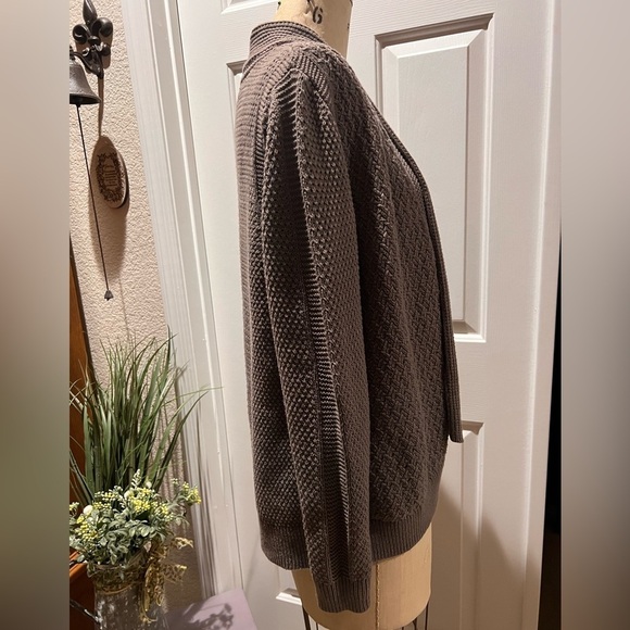 Croft & Barrow Grey Cardigan - Picture 2 of 6